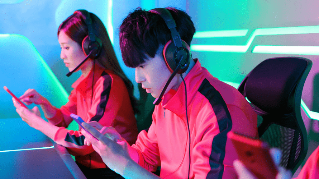 male and female participants in online game