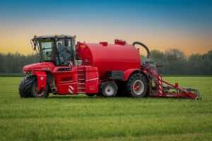 driving distance from las vegas to lake tahoe