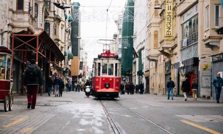 what medications should be avoided with zydaisis disease